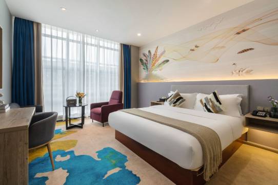 云雅酒店(深圳大浪商业中心元芬地铁站店)