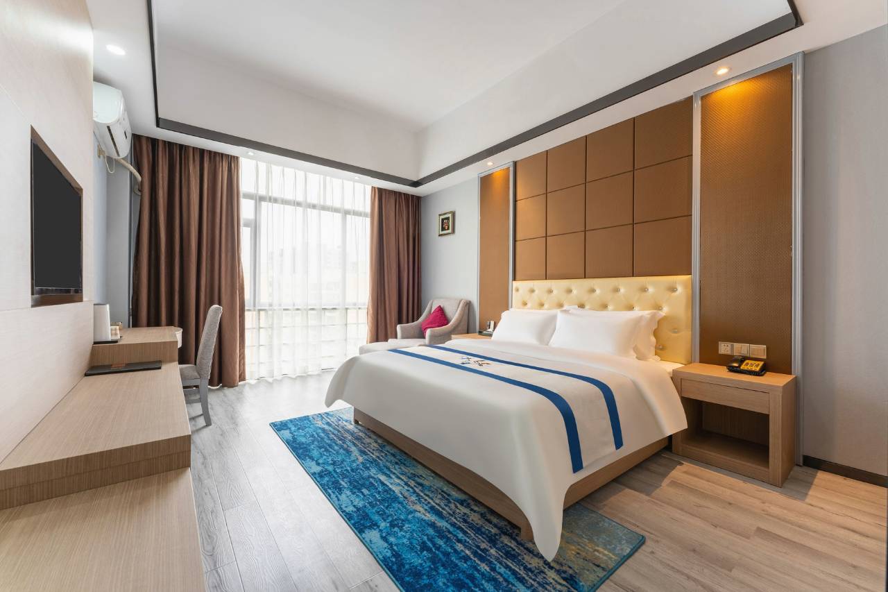 欧艺大酒店(南宁安吉万达安吉客运站地铁站店)