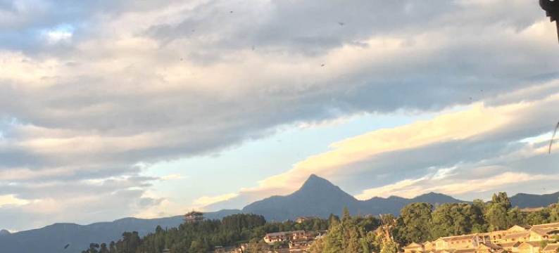 花墙月下观景客栈(古城大水车店)图片