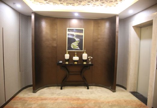 Jun Yue HotelHotel Overview