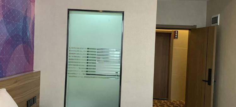 派酒店(平顶山鲁山火车站店)图片