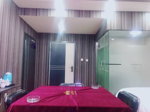 拜泉卧龙滩时尚宾馆