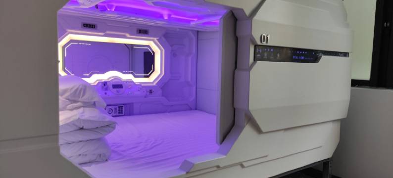 余姚筑梦者太空舱客栈(胜山西路店)图片