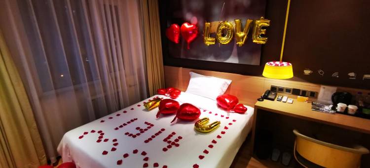 IU酒店(天津西青中北镇店)图片