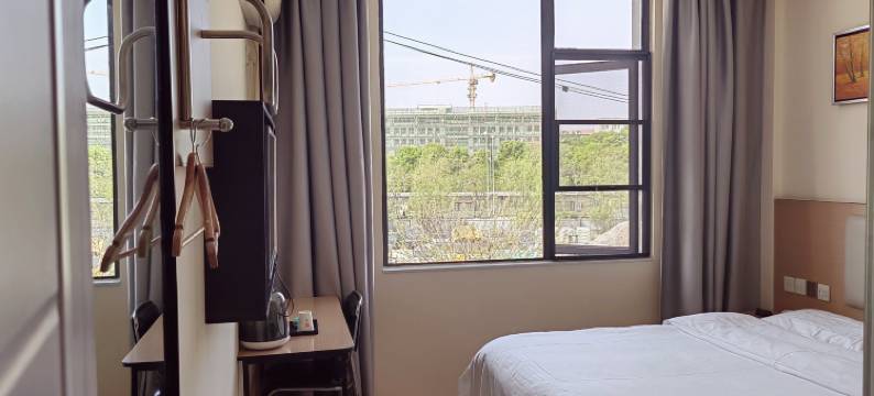 武汉鑫隆商务宾馆(湖北第二师范学院店)图片