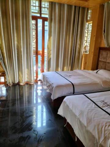 酉阳龚朋假日宾馆