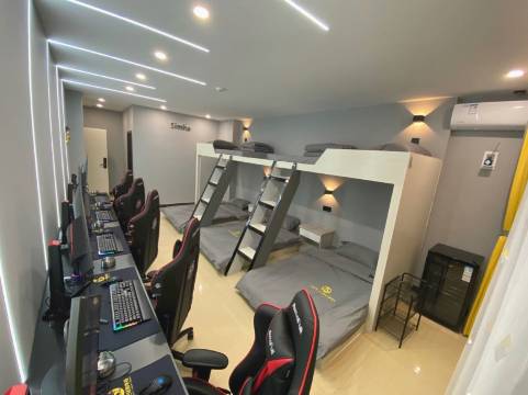 曲靖辛巴轻奢电竞酒店(外滩店)