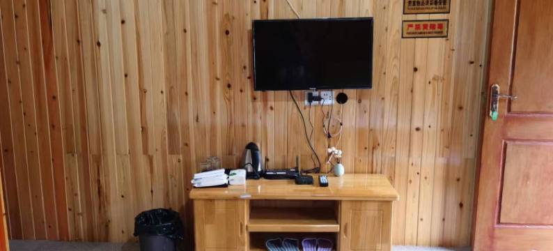 邛崃清荷山房民宿图片