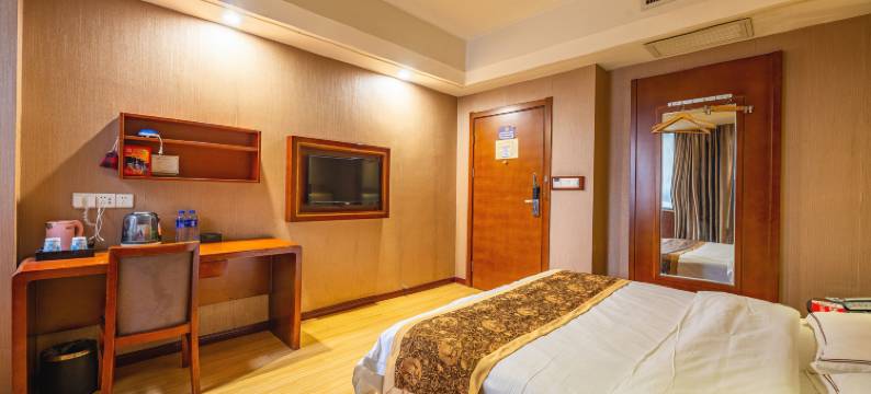 V9连锁酒店(武汉汉口火车站复兴村店)图片