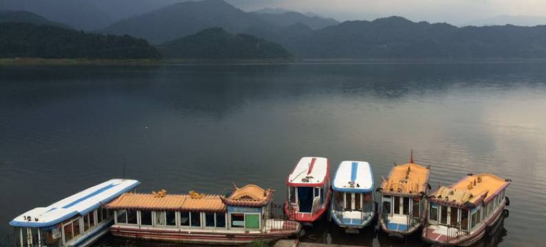 瓦屋山镇雅轩楼(雅女湖店)图片