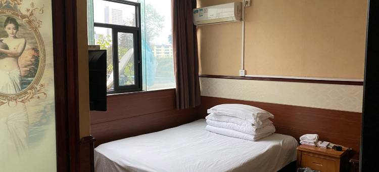 聚鑫旅馆(贵阳白云公园店)图片