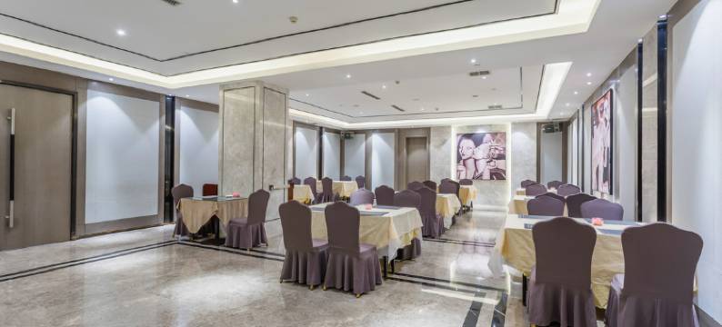 伊宁隆鑫国际酒店A座(伊宁环球港店)图片