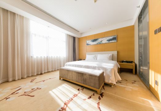 Mercure Beijing Wukesong Huaxi Live Hotel Overview