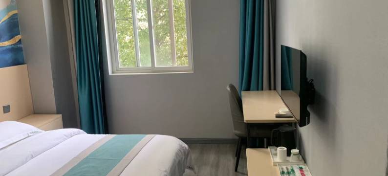 天鑫精品酒店(武汉卓尔总部基地万达广场盘龙城店)图片