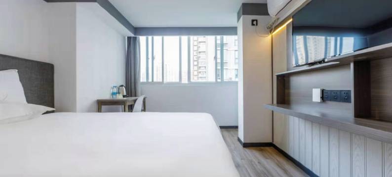 云季酒店(上海静安寺昌平路地铁站店)图片