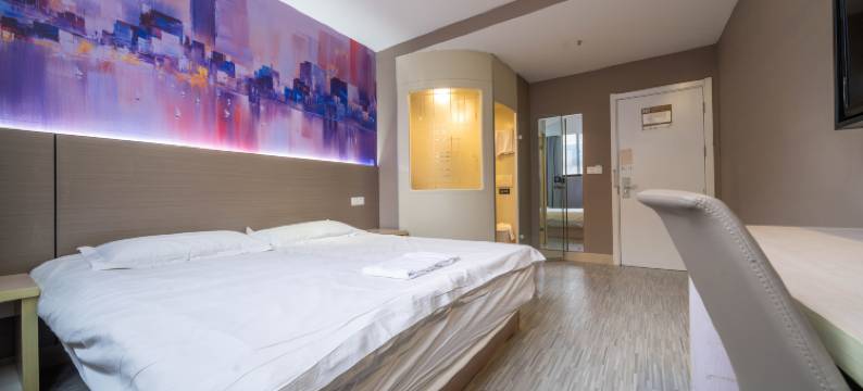 易佰连锁旅店(上海天山缤谷广场威宁路地铁站店)图片