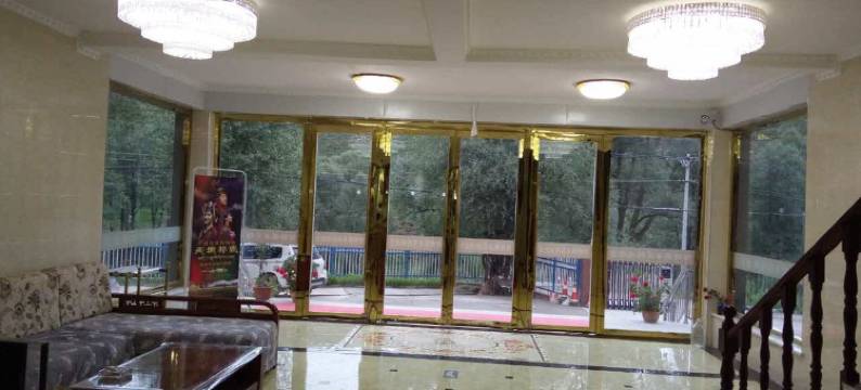 祁连绿野假日宾馆图片