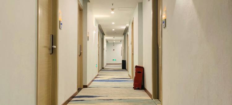 瑞天酒店(重庆石桥铺地铁站百脑汇店)图片