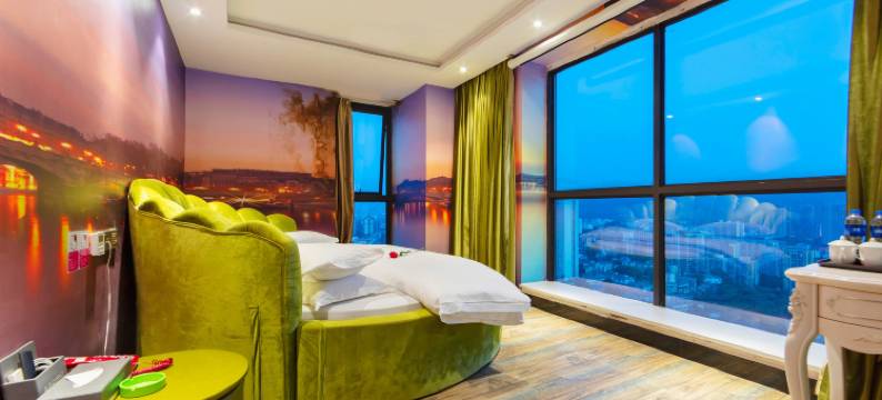 漫·屋顶情景酒店(汽车西站店)图片