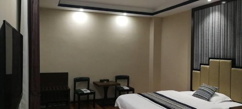 富宁加州酒店图片