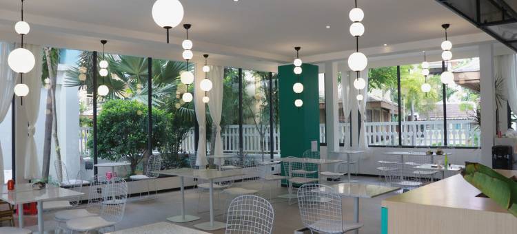 西双版纳亦森酒店(告庄西双景星光夜市店)图片