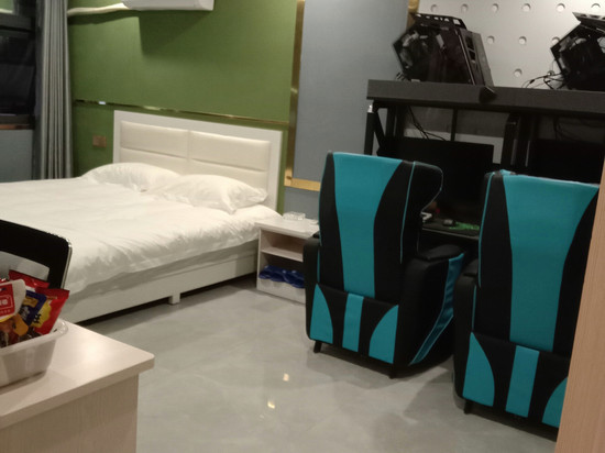 A+电竞酒店(汝南世联中心城店)