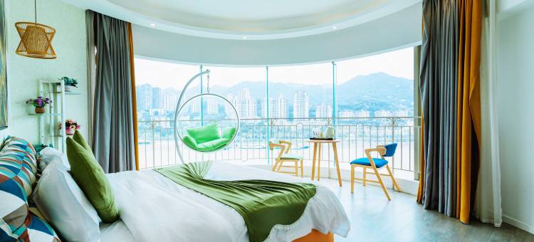 江畔云端S·Santorini高空江景公寓(重庆解放碑朝天门广场店)图片