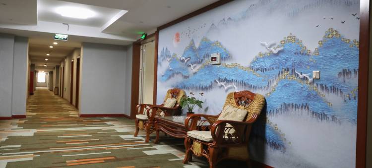 洛阳河泉文化酒店(上海市场地铁站店)图片