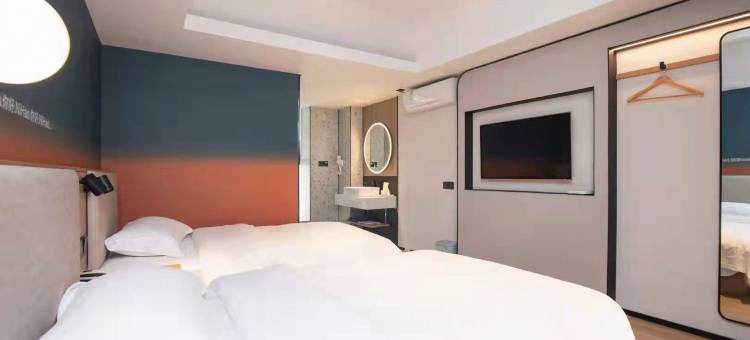 怡莱酒店(南京上海路地铁站店)图片