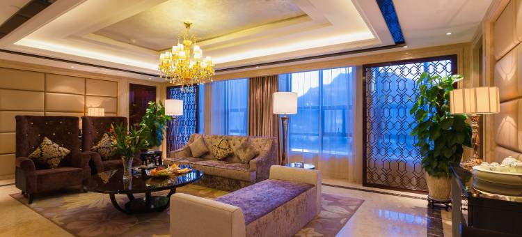 保康名人酒店图片