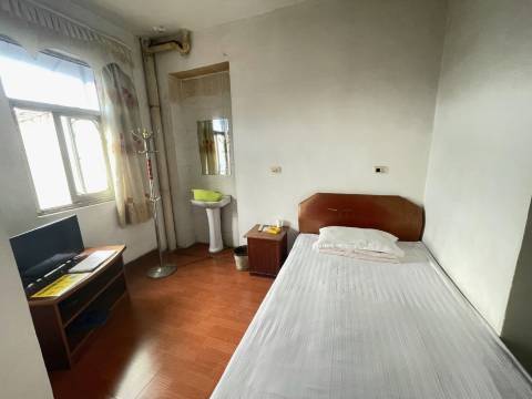 馨怡旅社(武汉工程科技学院湖北生态工程技术学院店)