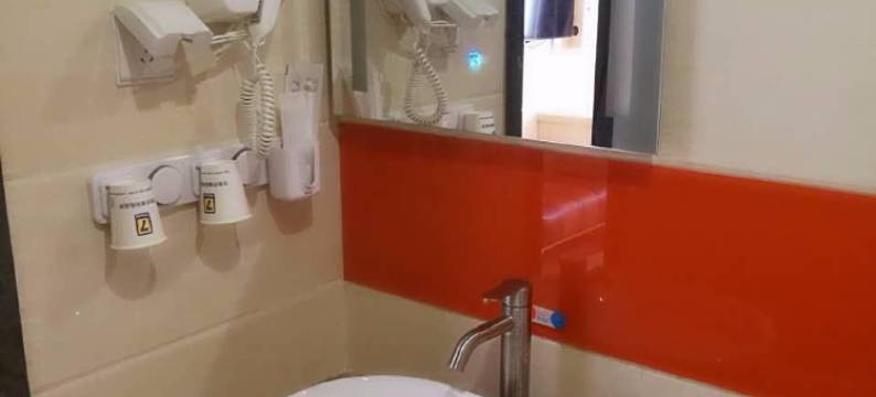 优品夏季酒店(德安万象广场店)图片