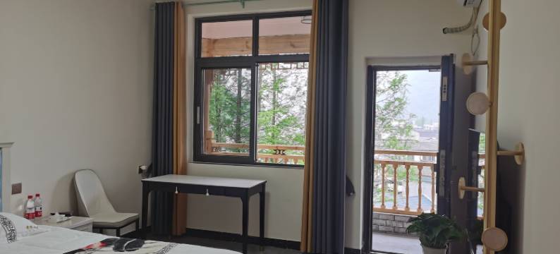 彭州海窝子安知乐客栈图片