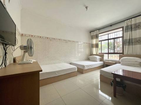 蒙自源荣宾馆(南湖公园店)