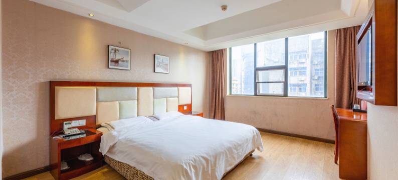 V9连锁酒店(武汉汉口火车站复兴村店)图片