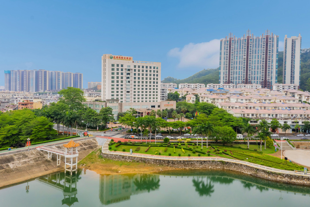 East Lake International Hotel Over view