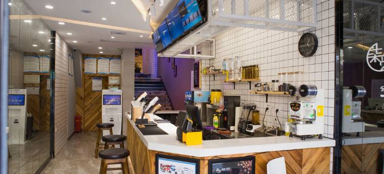 云战电竞民宿(湖南工院店)图片