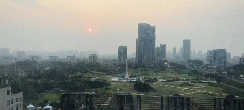华人易居公寓(烟台福海路店)图片