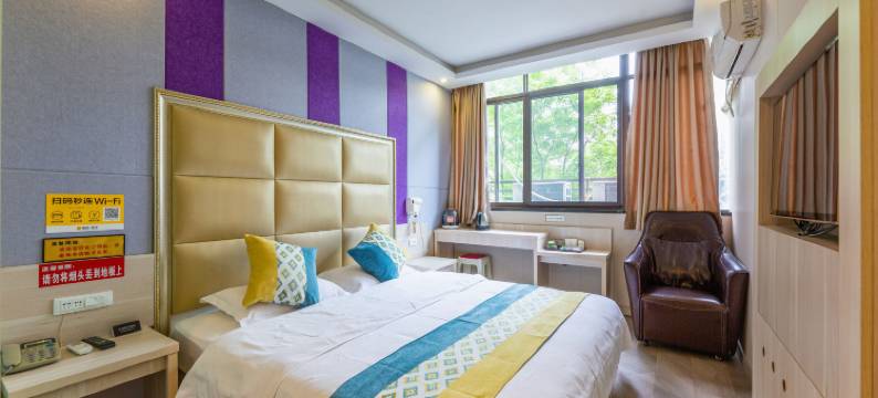 云泊酒店(武汉科技大学青山校区科普公园地铁站店)图片