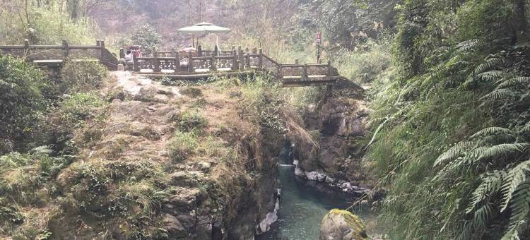 峨眉山清音阁秀湖旅店图片