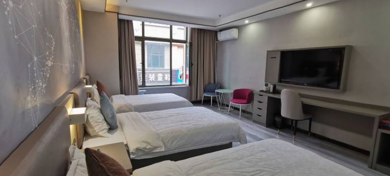 曼途酒店(乌鲁木齐八一中学紫金校区店)图片