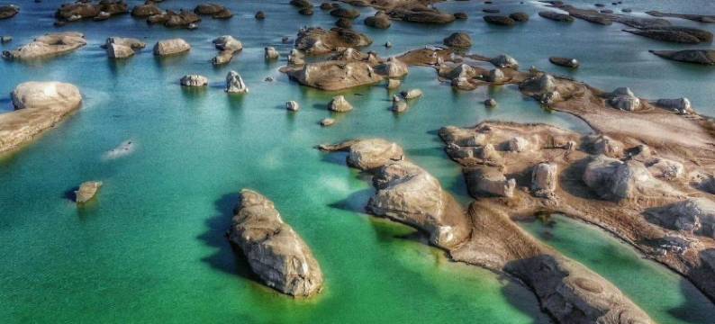 大柴旦华庭商务宾馆(翡翠步行街店)图片