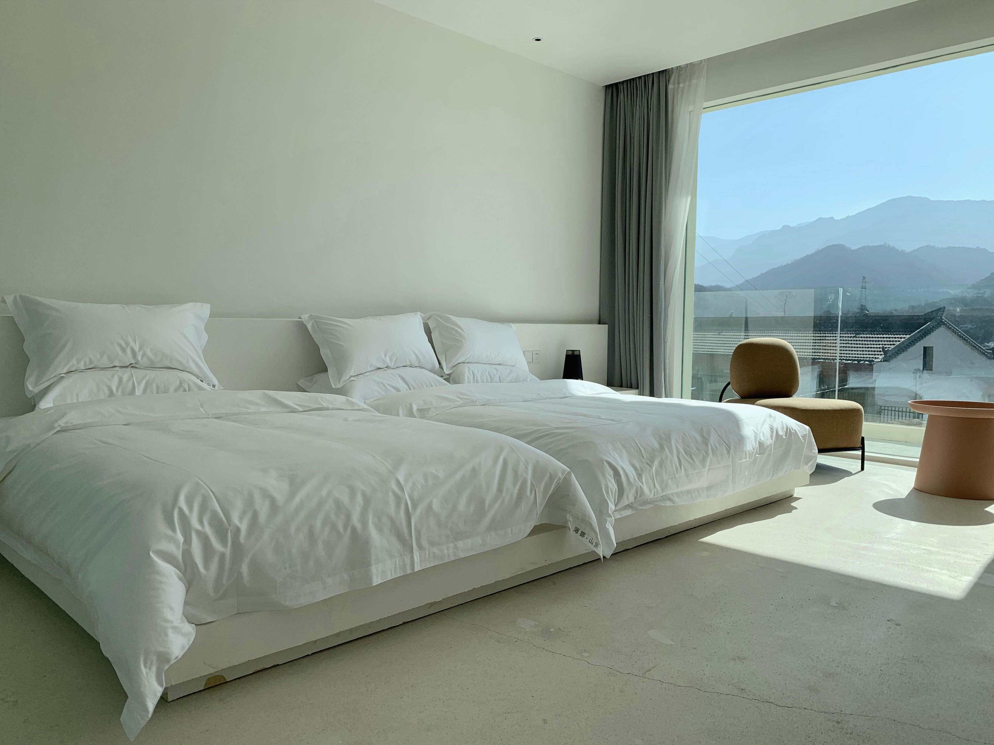 THE MIST VILLAOver view