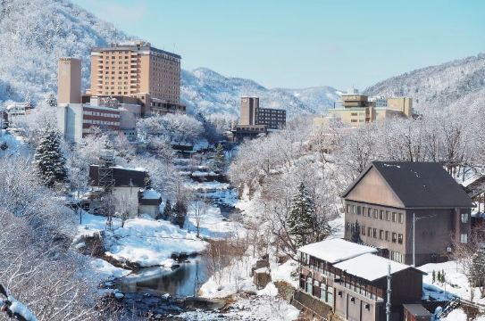 圖1：日本札幌定山溪溫泉享譽「札幌後花園」，更是春節熱門景點，每年吸引百萬名觀光客紛至沓來。