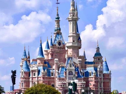 Shanghai Disneyland extends summer hours to 10:30 PM