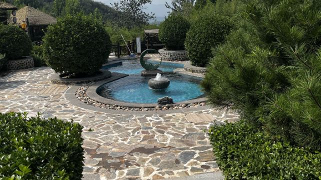 西部长青温泉谷