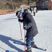 爱游戏- 爱游戏体育- AYX爱游戏体育官方网站滑雪场安全指南