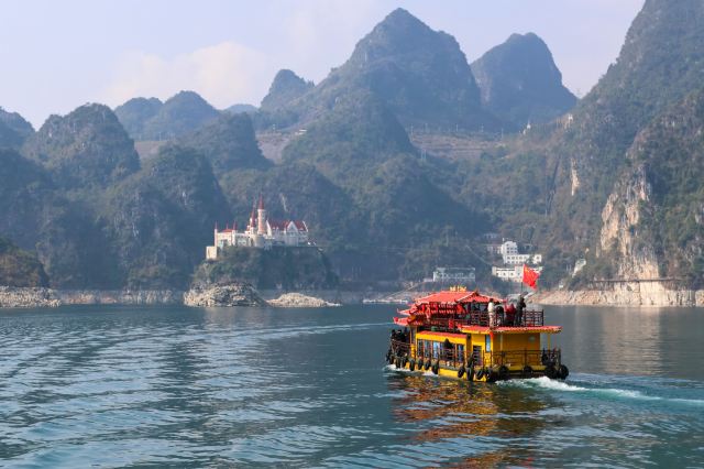 万峰湖红椿船舶旅游乘船区旅行图片 3