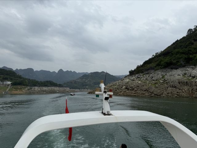 万峰湖红椿船舶旅游乘船区旅行图片 5