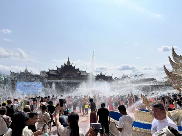 西双版纳傣族园旅行图片 1